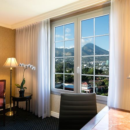 Отель Barcelo Сан-Сальвадор Экстерьер фото A room at the Hotel
